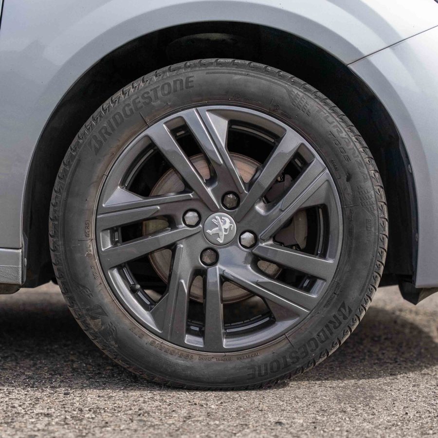 Peugeot 208 1.2 PureTech Allure Pack EAT8