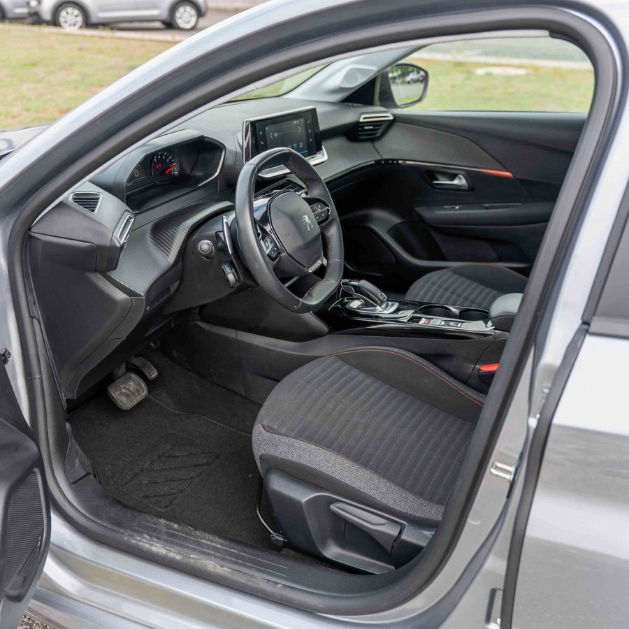 Peugeot 208 1.2 PureTech Allure Pack EAT8