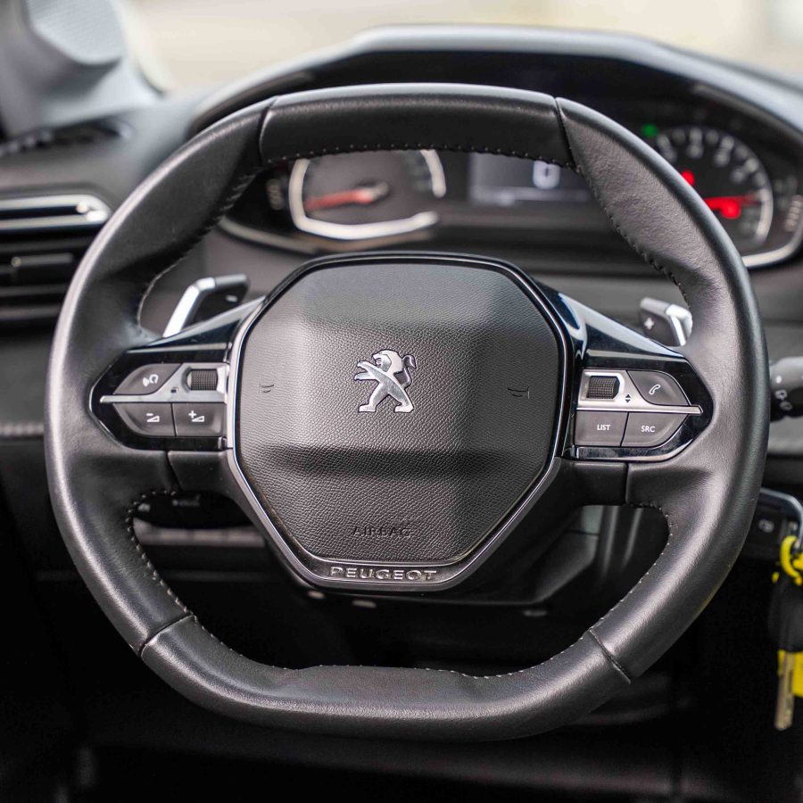 Peugeot 208 1.2 PureTech Allure Pack EAT8